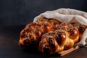 Challah: descubra a receita deste pão e explore a cultura judaica